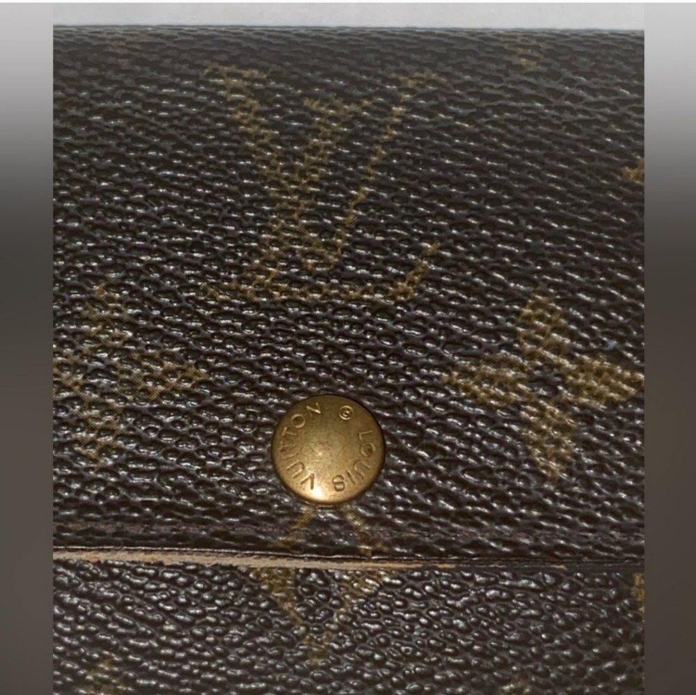 Authentic Louis Vuitton 6 Key/Card Holder - Picture 8 of 13